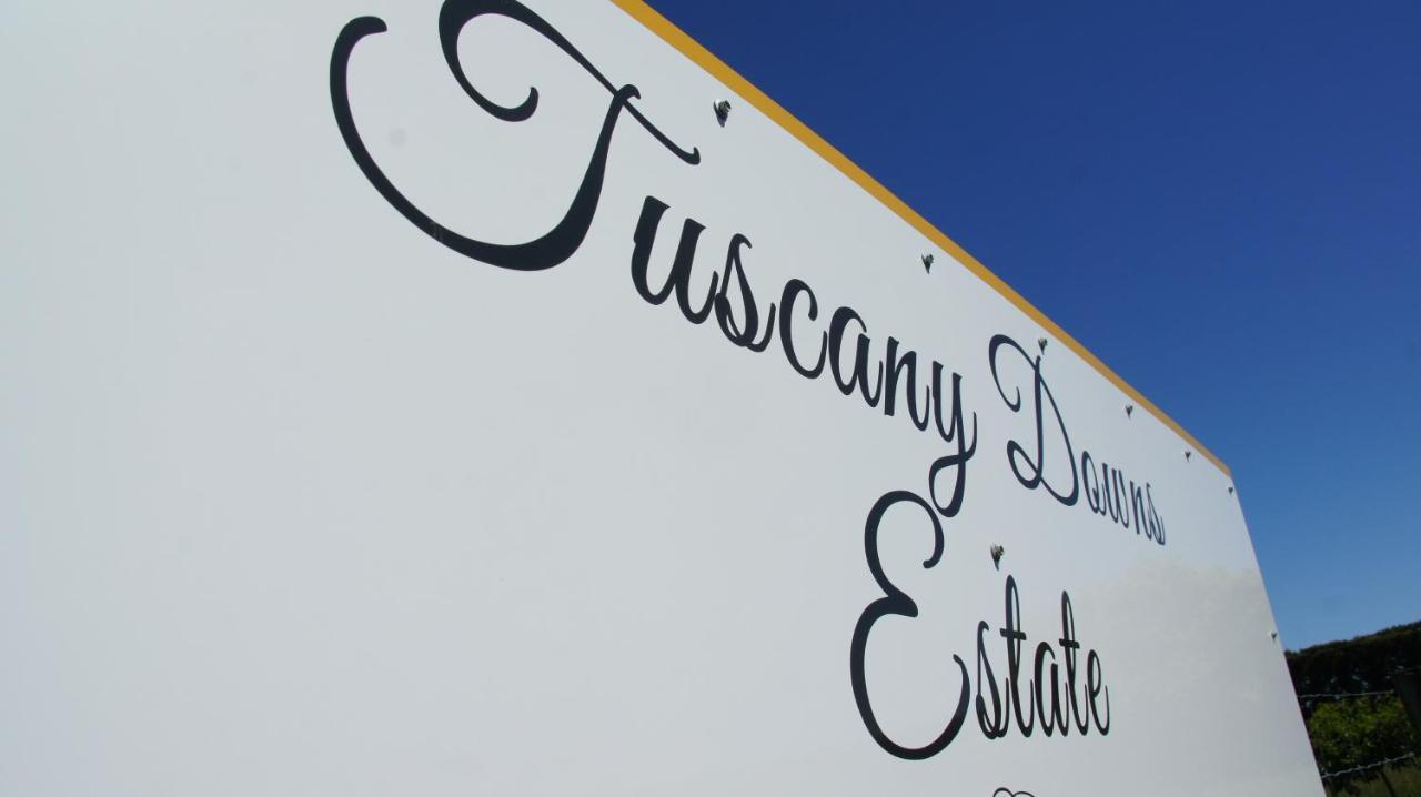 Tuscany Downs Estate Darfield Exteriör bild